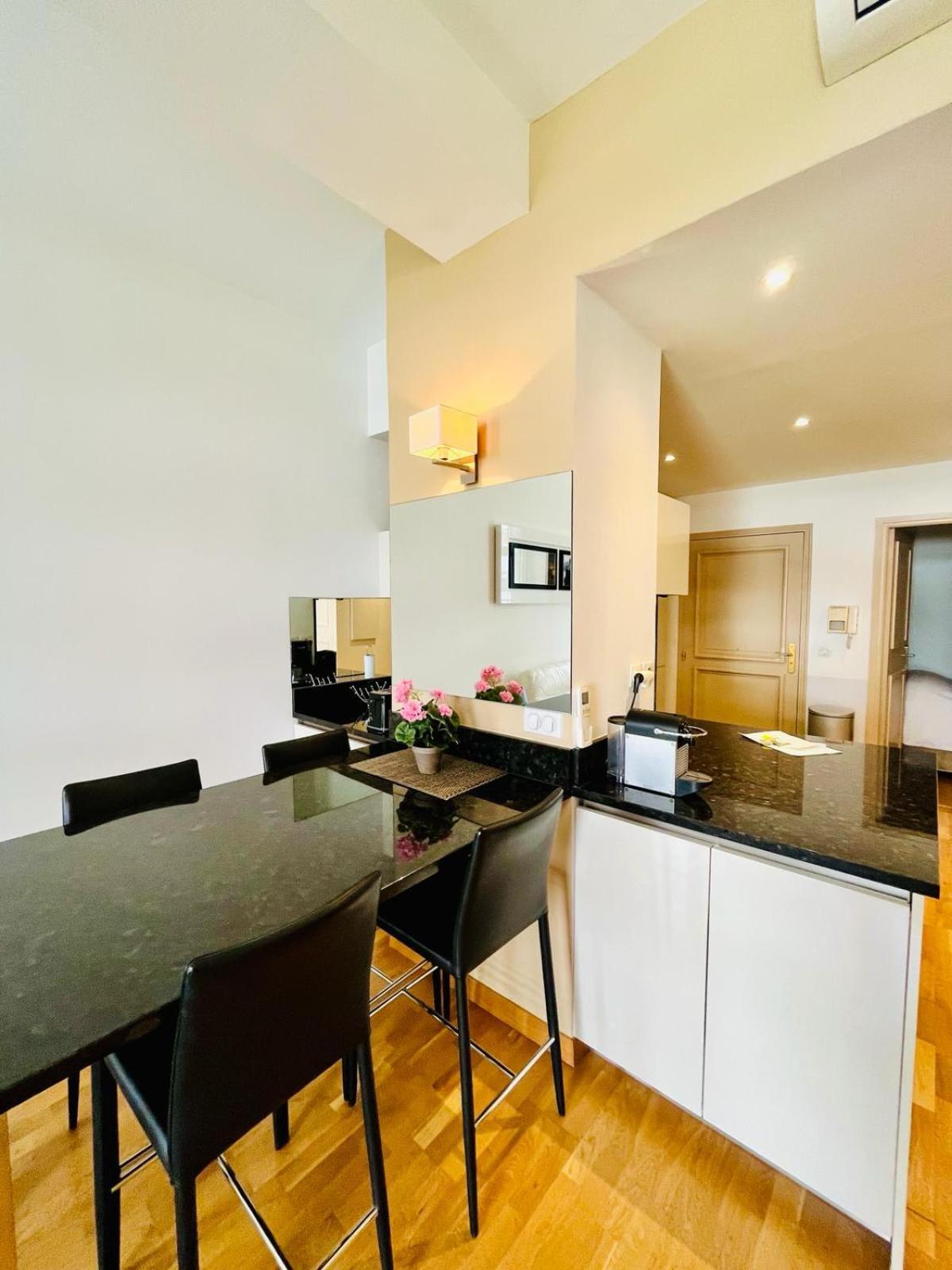 Ferienwohnung Golden Triangle 2Br/2Ba Cannes Exterior foto