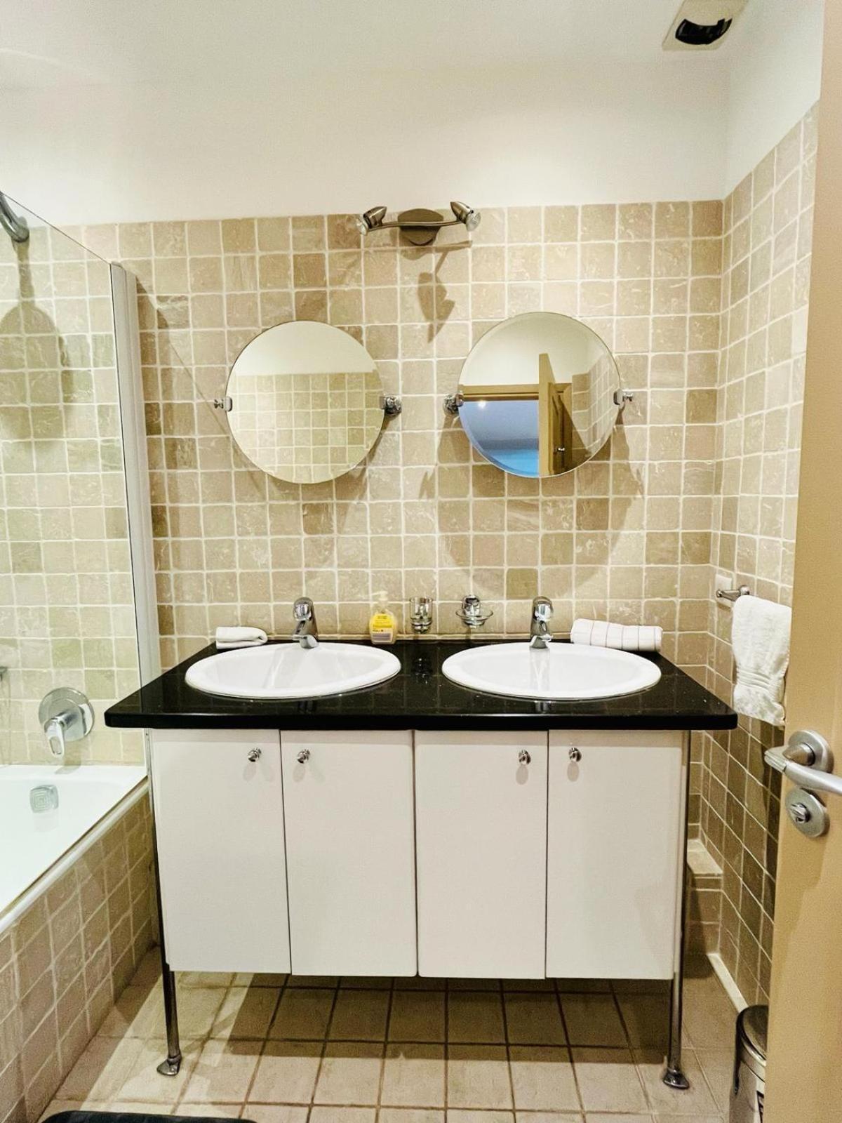 Ferienwohnung Golden Triangle 2Br/2Ba Cannes Exterior foto